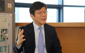 창업생태계 산모 역할 10년 